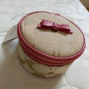 NWT Coach Beauty Jewelry Cosmetic Pouch Case